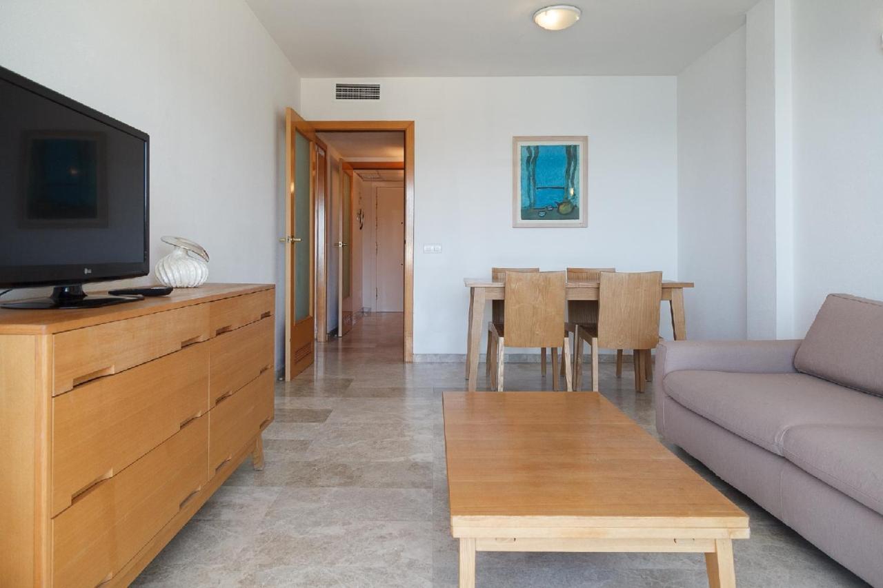 Uhc Arinsal Family Complex Apartment Salou Room photo