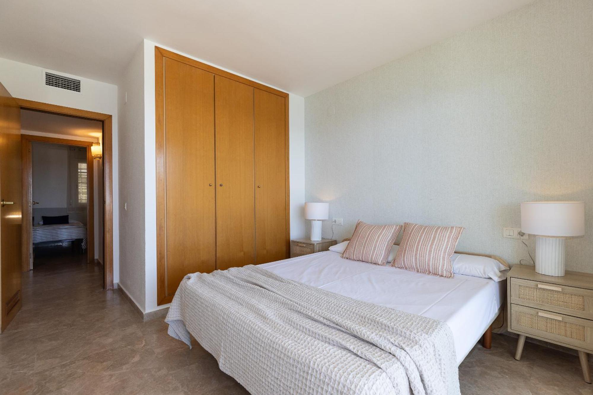 Uhc Arinsal Family Complex Apartment Salou Room photo